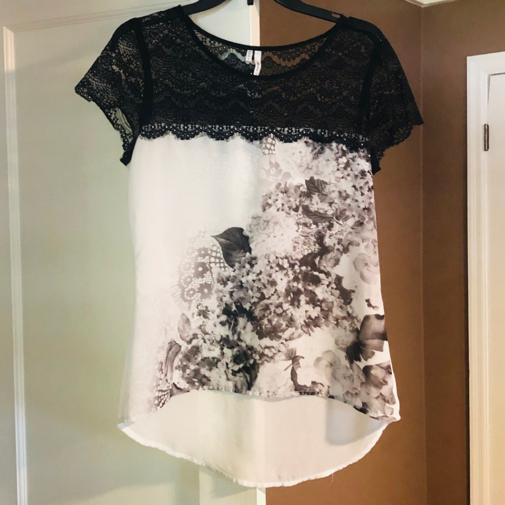 Women's/Juniors High-Low Blouse